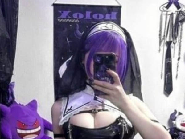 쉬는동안 몸무게 8kg 늘었다는 코스프레녀