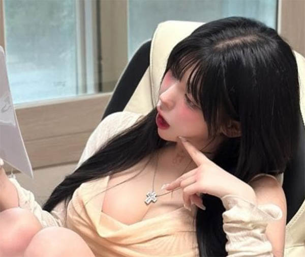 여사친이 초대하고 이러고 있으면?