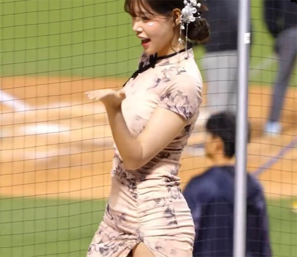 김도아 치어리더 옆트임 치파오