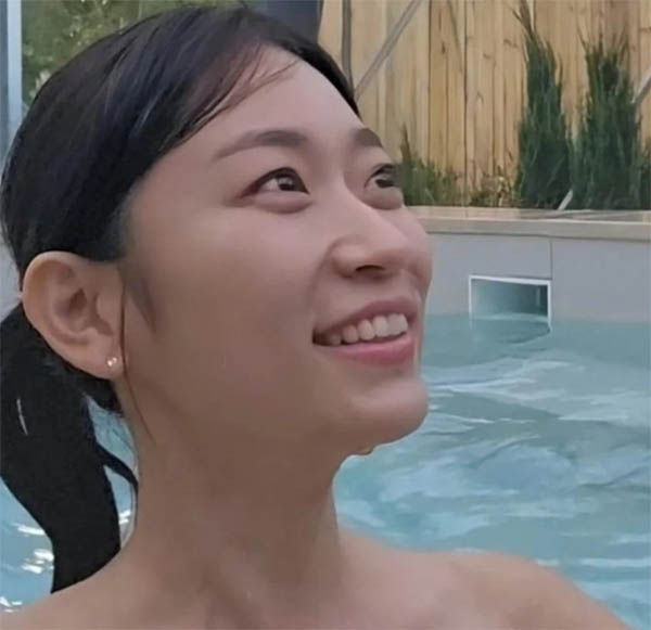 물속에 들어간 SNL김슬기 수영복